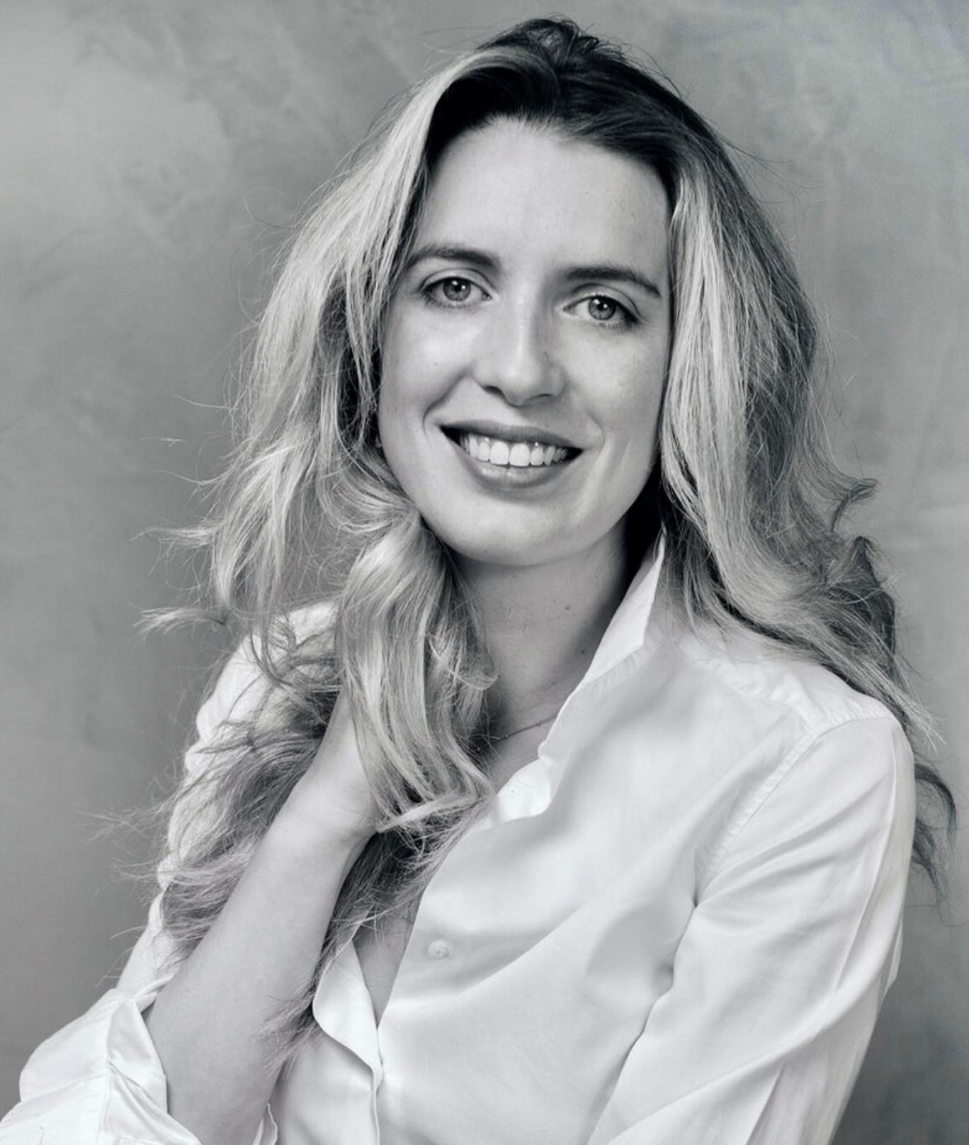 Dr Chloe Kassis-Crowe Aesthetic Dentist MSc Geneva